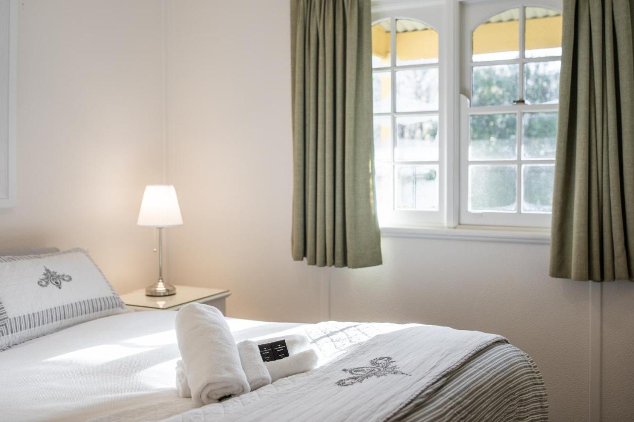 Chestnut Tree Holiday Units Bright Buitenkant foto
