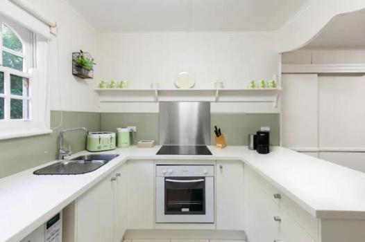 Chestnut Tree Holiday Units Bright Buitenkant foto